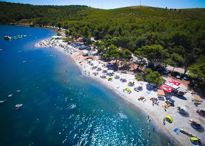 Hacienda Matea - Oase Der Romantik In Strandnaehe By Interhome Pula