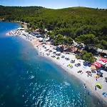 Hacienda Matea - Oase Der Romantik In Strandnaehe By Interhome Пула
