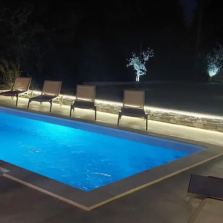 Hacienda Matea - Oase Der Romantik In Strandnaehe By Interhome Pula