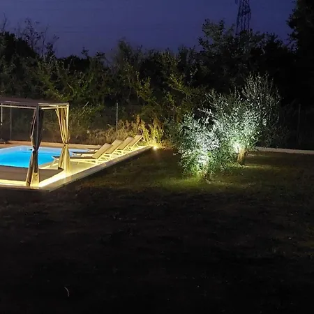 Hacienda Matea - Oase Der Romantik In Strandnaehe By Interhome Pula