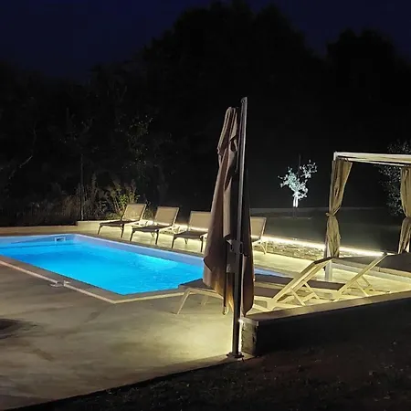 Holiday home Hacienda Matea - Oase Der Romantik In Strandnaehe By Interhome Pula