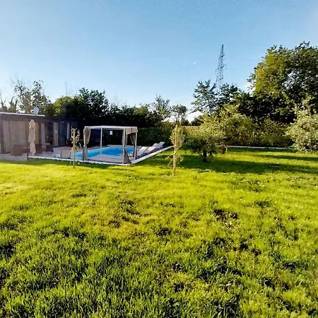 Hacienda Matea - Oase Der Romantik In Strandnaehe By Interhome Holiday home Pula
