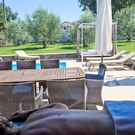 Hacienda Matea - Oase Der Romantik In Strandnaehe By Interhome Holiday home Pula