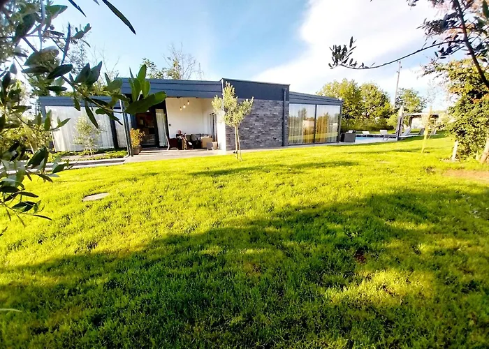 Hacienda Matea - Oase Der Romantik In Strandnaehe By Interhome 펜션