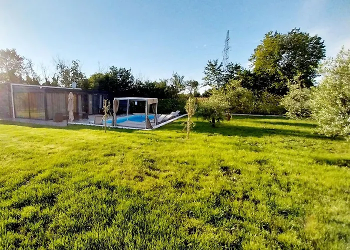 Hacienda Matea - Oase Der Romantik In Strandnaehe By Interhome 펜션 풀라